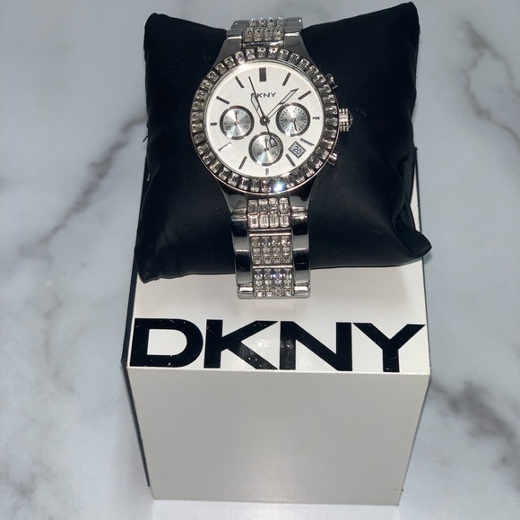 DKNY Watch - Picture 2 of 2